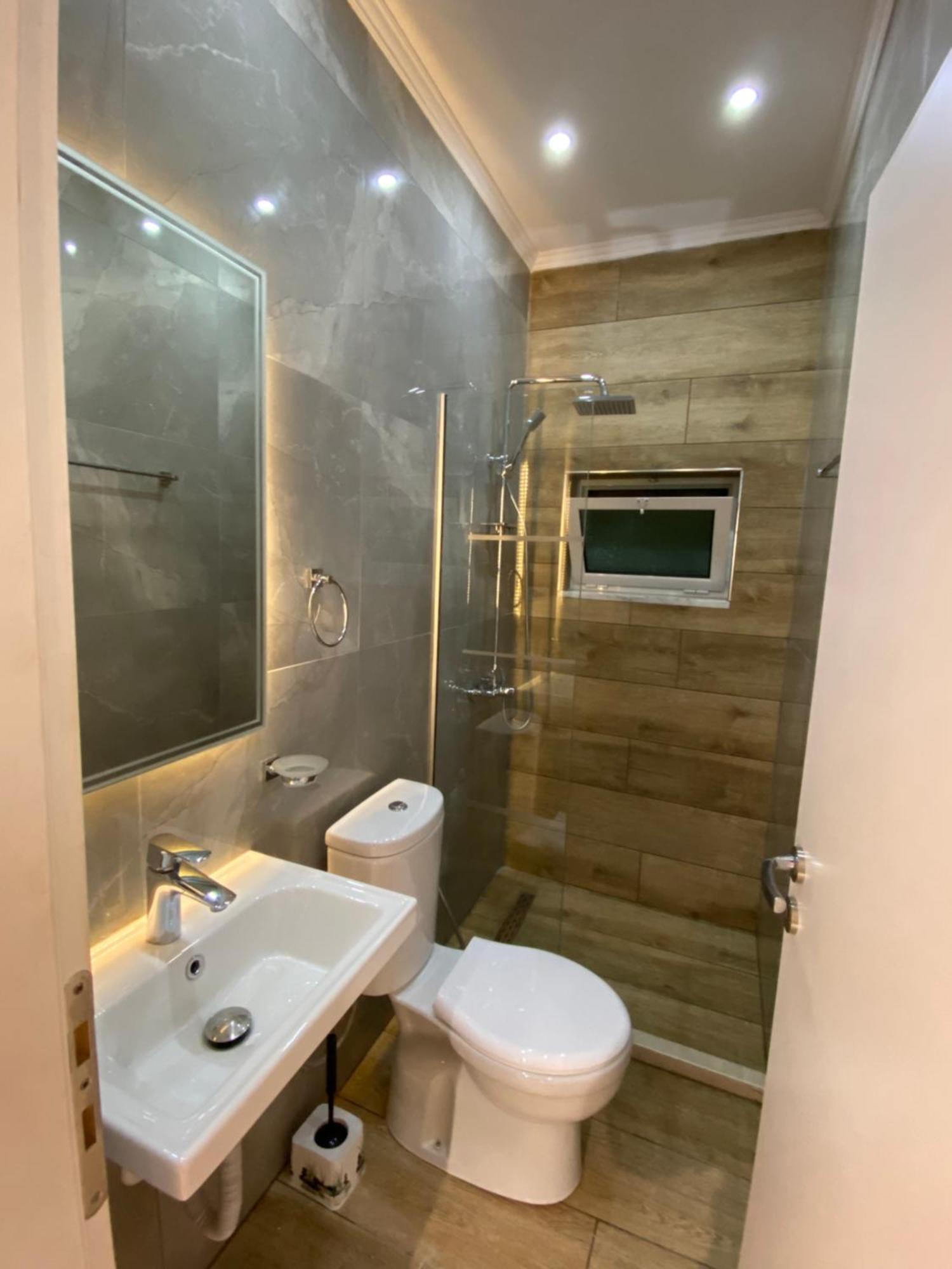 Novs Apartment3 Gjirokastër Esterno foto