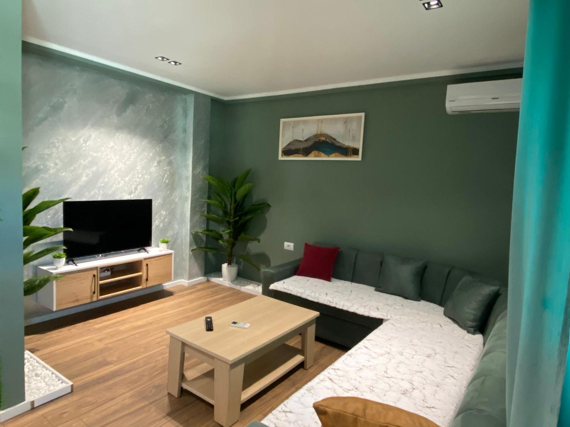Novs Apartment3 Gjirokastër Esterno foto